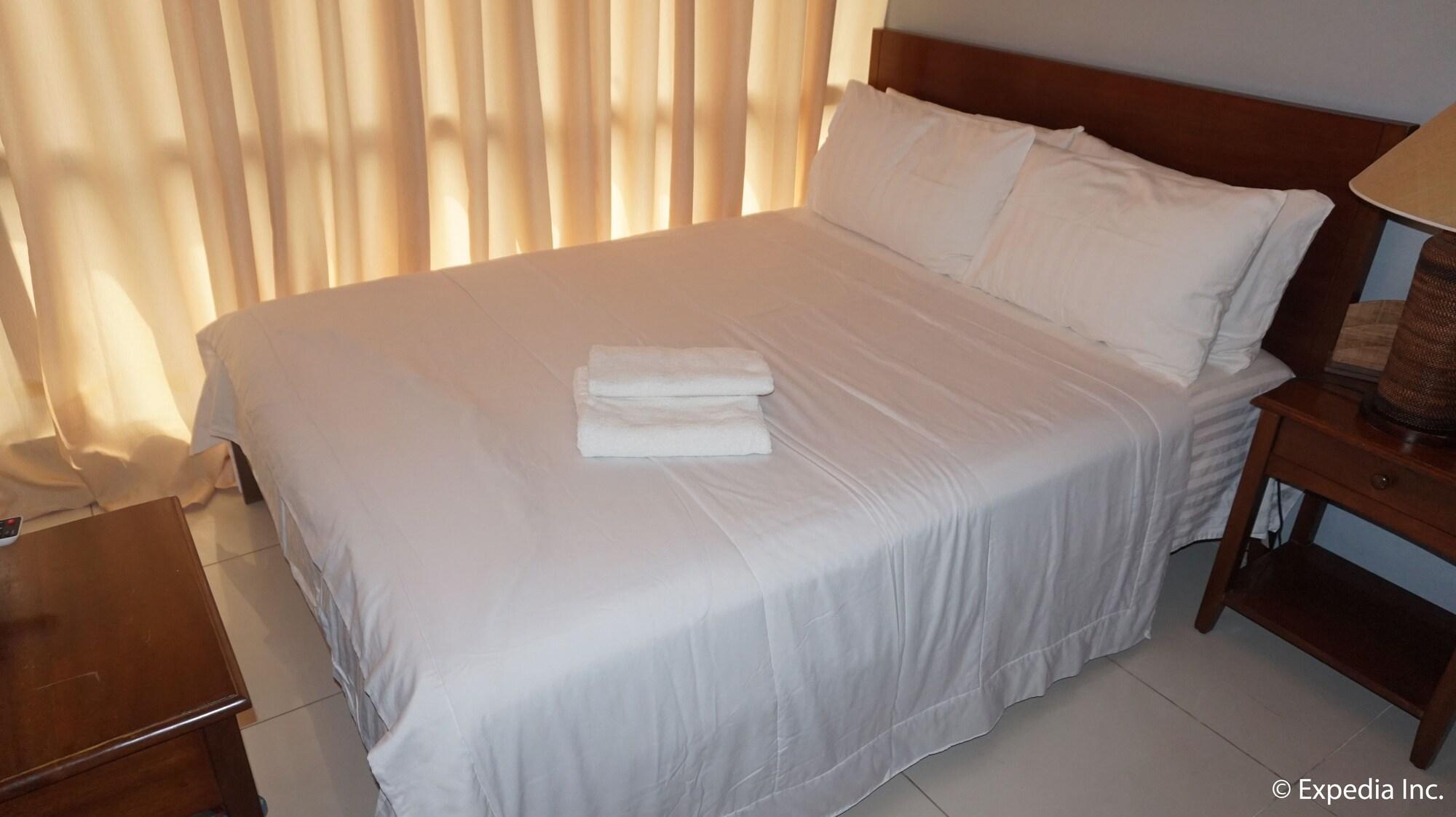 Pacific Park Hotel Кесон-Сити Экстерьер фото