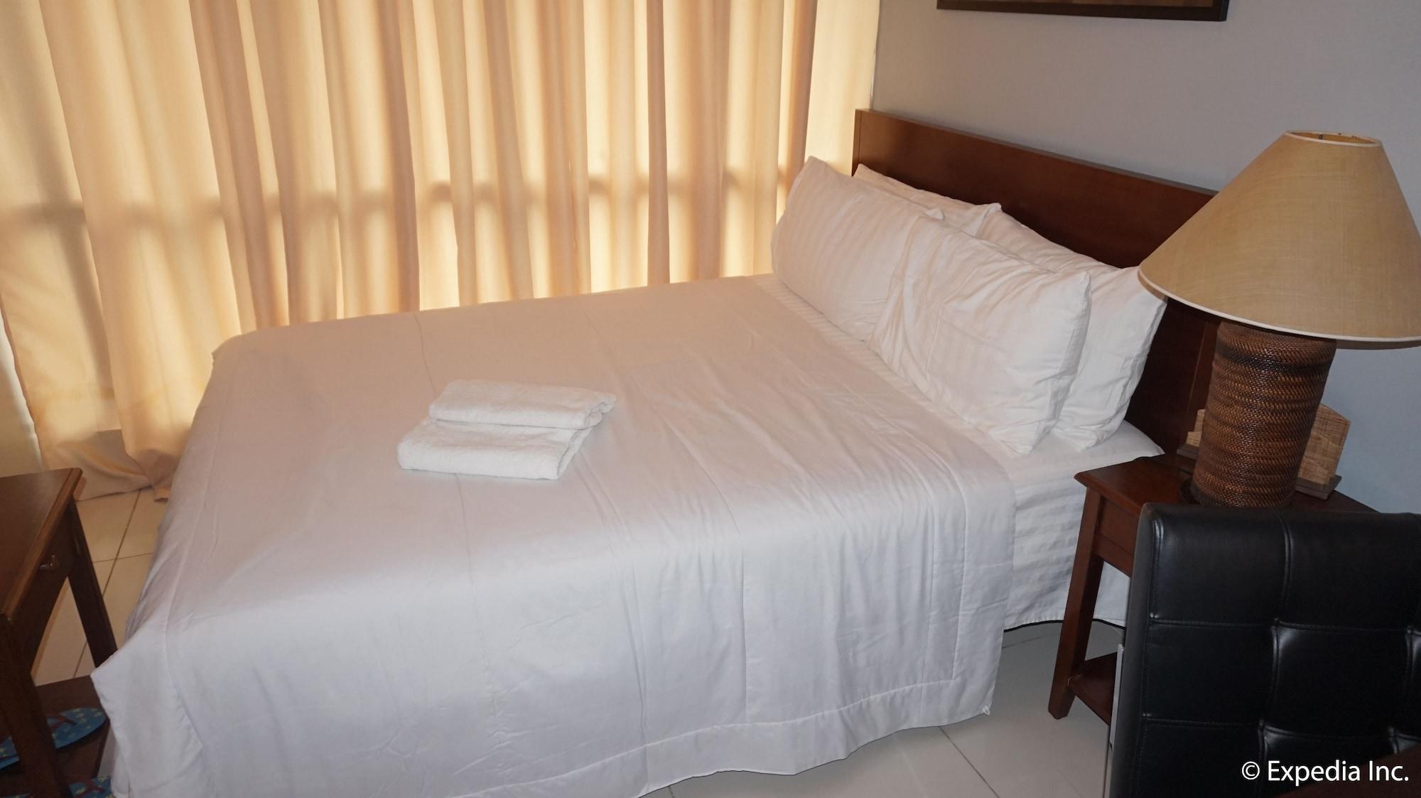 Pacific Park Hotel Кесон-Сити Экстерьер фото