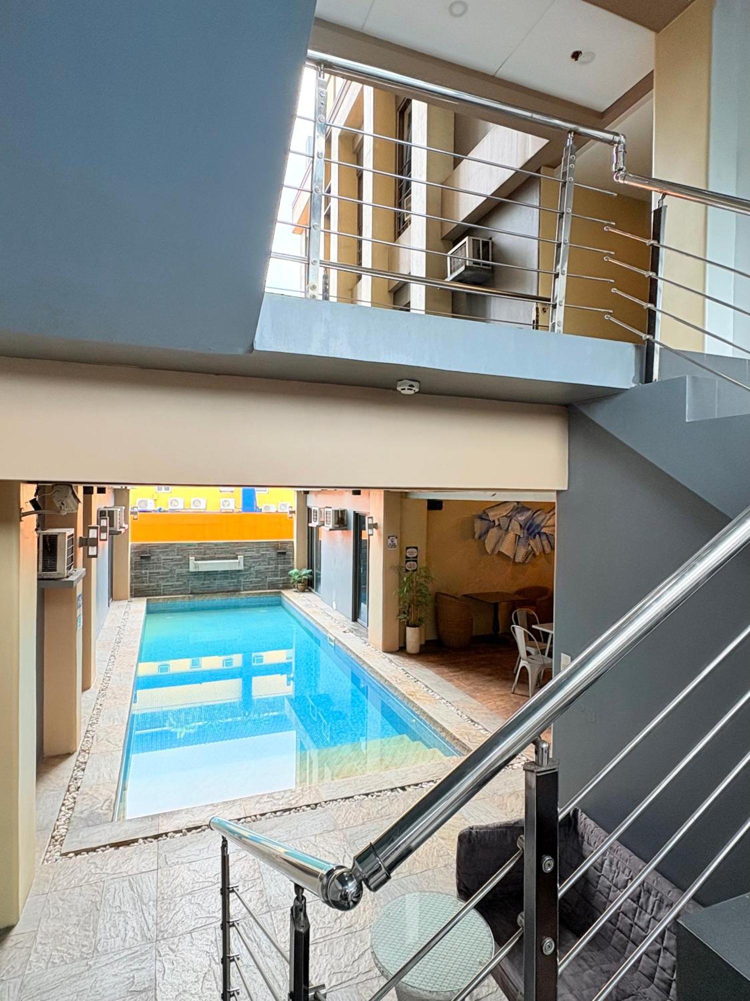 Pacific Park Hotel Кесон-Сити Экстерьер фото