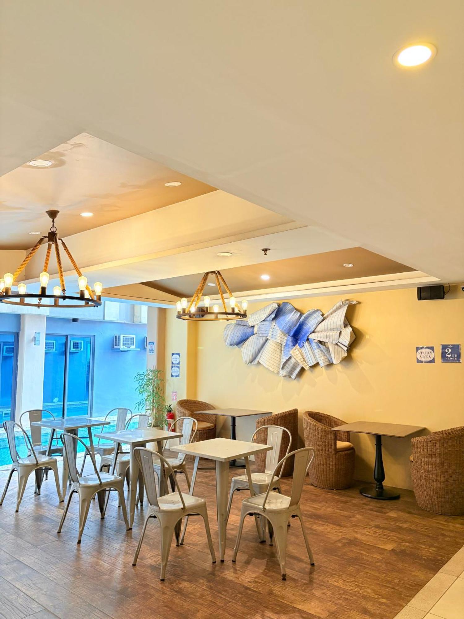 Pacific Park Hotel Кесон-Сити Экстерьер фото