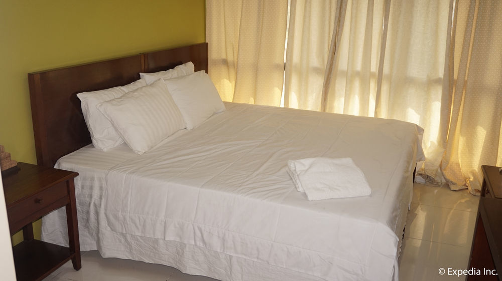 Pacific Park Hotel Кесон-Сити Экстерьер фото